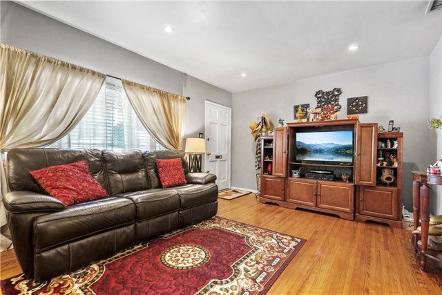9857 Sharp Avenue photo 3