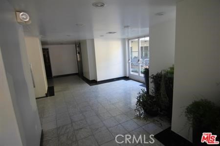 939 Palm Ave #408, Los Angeles, CA 90069