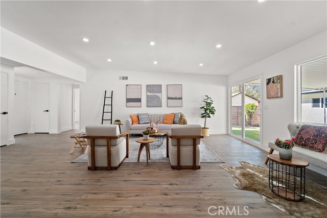 14847 Hubbard Street photo 7
