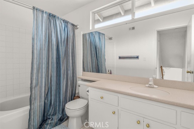 Tub/Shower upstairs bathroom