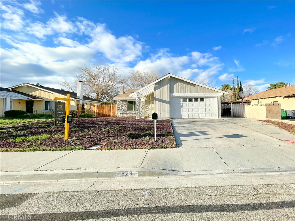 823 E Kildare Street, Lancaster, CA 93535