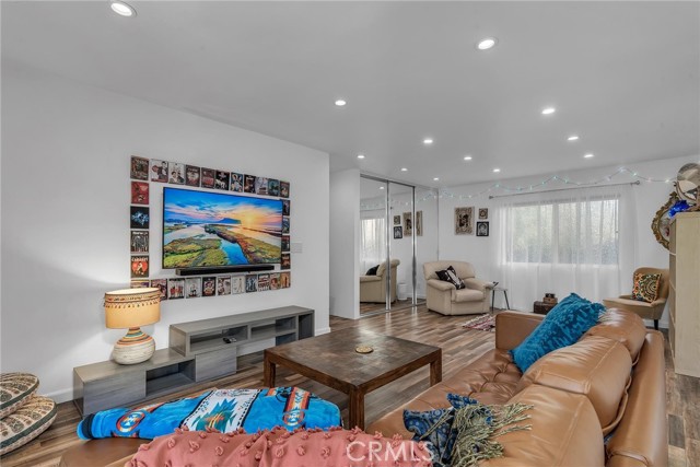 11511 Moorpark, 7 photo 4