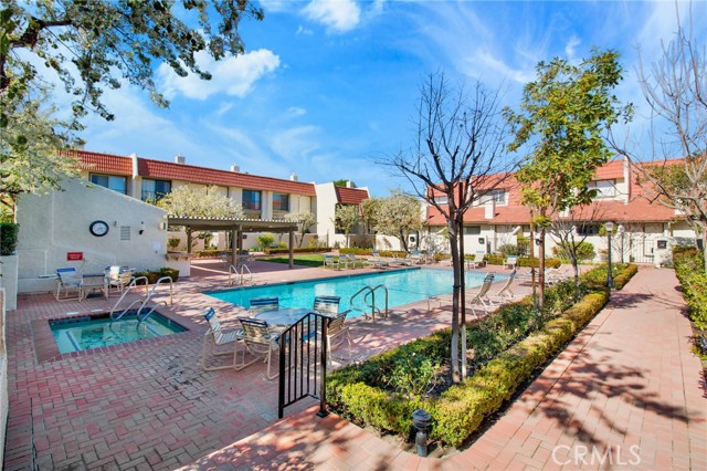 22311 Erwin Street photo 4