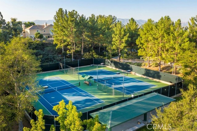 HOA tennis courts