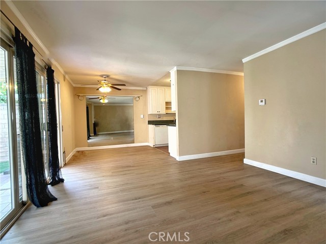 7550 Corbin Avenue, 1 photo 5