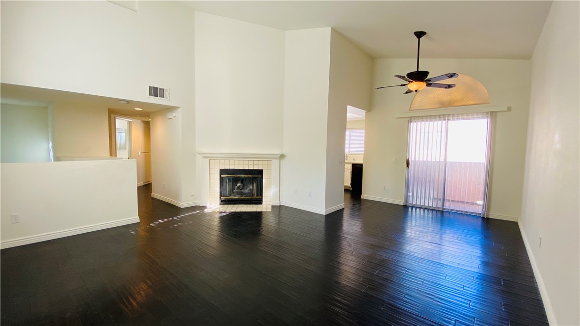 Image 3 for 25126 Steinbeck Ave #F, Los Angeles, CA 91381