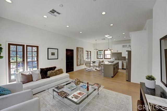 14153 Archwood Street photo 2