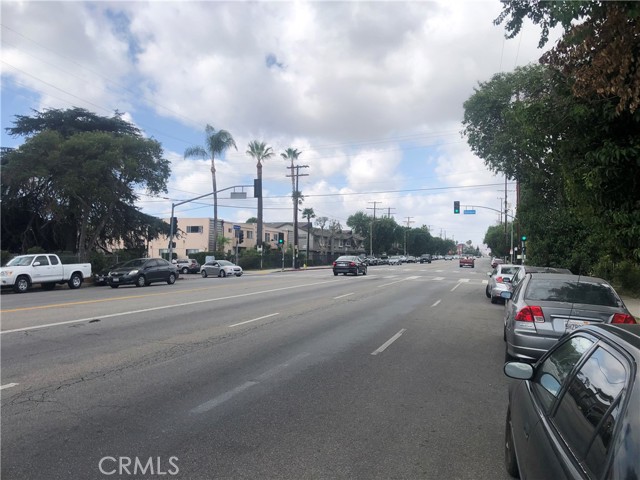 19863 Roscoe Boulevard photo 2