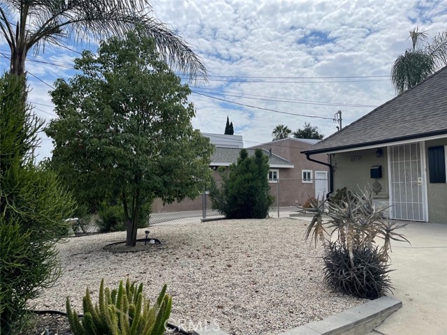 6059 Cleon Avenue photo 3