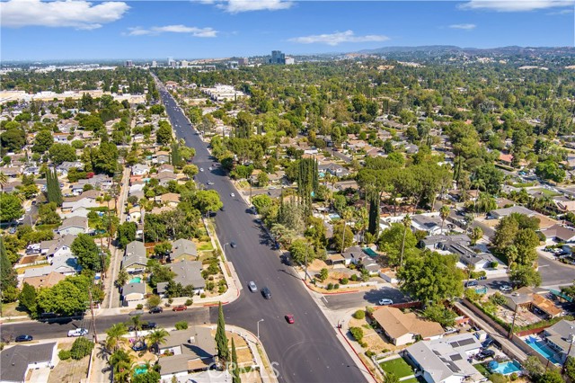 23310 Victory Boulevard photo 2