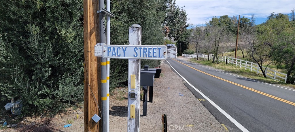 1 Pacy Street, Newhall, CA 92371