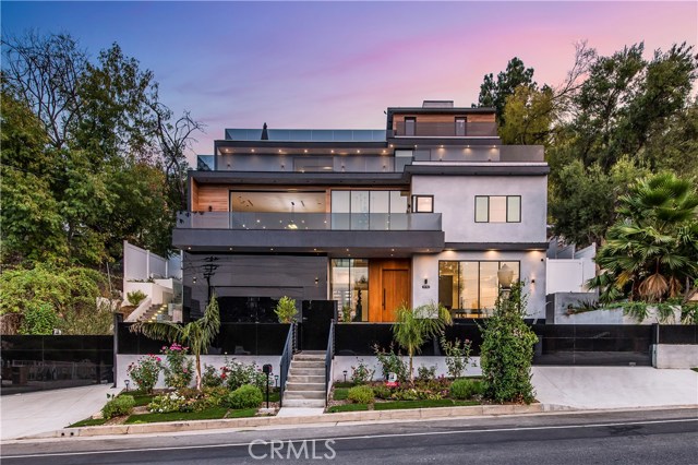 Photo of 14582 Valley Vista Boulevard, Sherman Oaks, CA 91403
