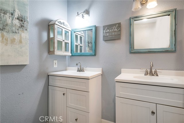 New On-Suite master bathroom with 2 sinks