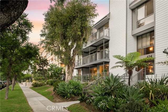 424 North Palm Drive, 101 photo 2