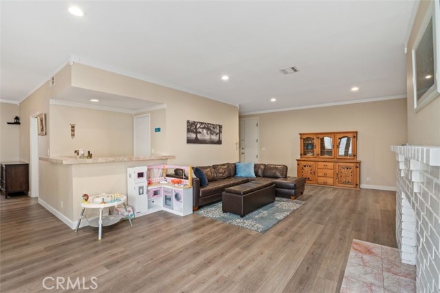 6240 Whitsett Avenue, 101 photo 4