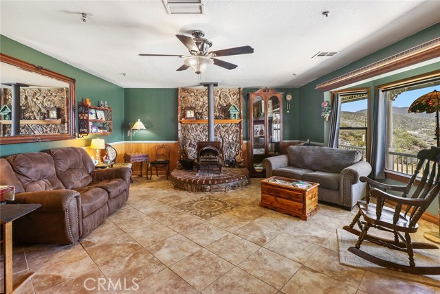 Detail Gallery Image 10 of 64 For 39910 95th St, Leona Valley,  CA 93551 - 3 Beds | 2/1 Baths