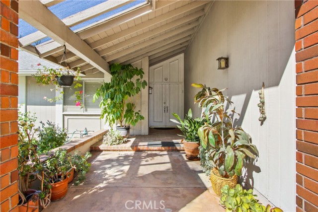 7659 Maestro Avenue photo 2