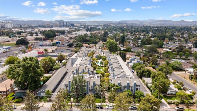 Detail Gallery Image 1 of 1 For 22040 Gault St #21,  Canoga Park,  CA 91303 - 2 Beds | 2 Baths