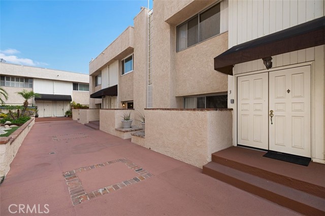 5139 Balboa Boulevard, 3 photo 2