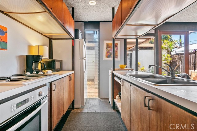 640 33rd Street, Manhattan Beach, California 90266, 4 Bedrooms Bedrooms, ,3 BathroomsBathrooms,Residential,Sold,33rd,SR22170320