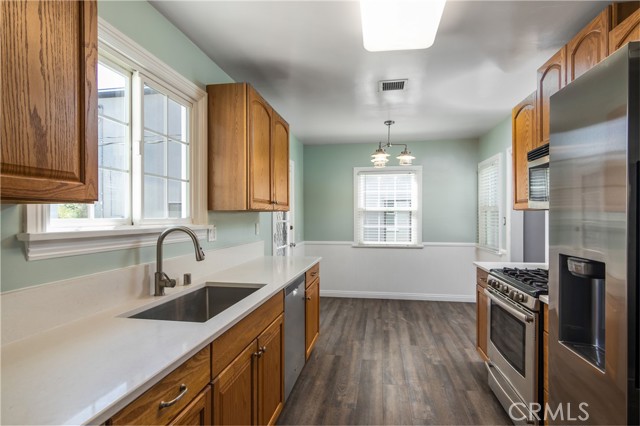 1124 North Catalina Street photo 5