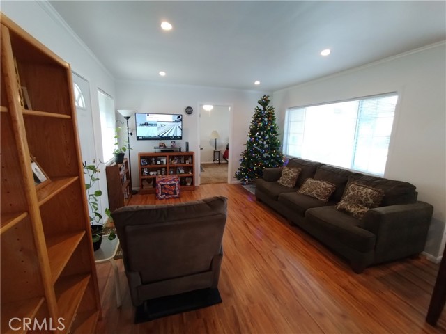 11466 Laurel Canyon Boulevard photo 8