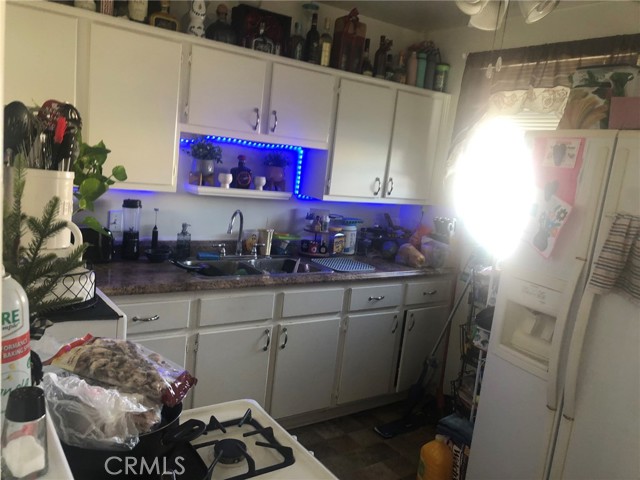 6715 Denny Avenue photo 7
