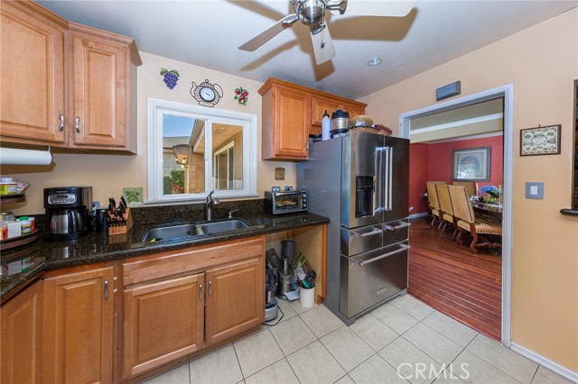 7353 Amestoy Avenue photo 8