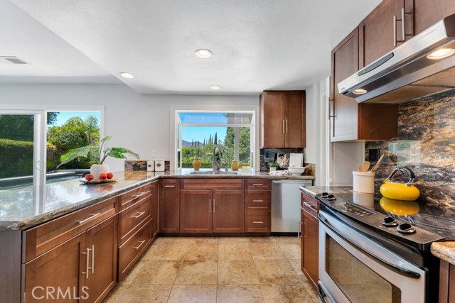 5913 Carell Avenue photo 7