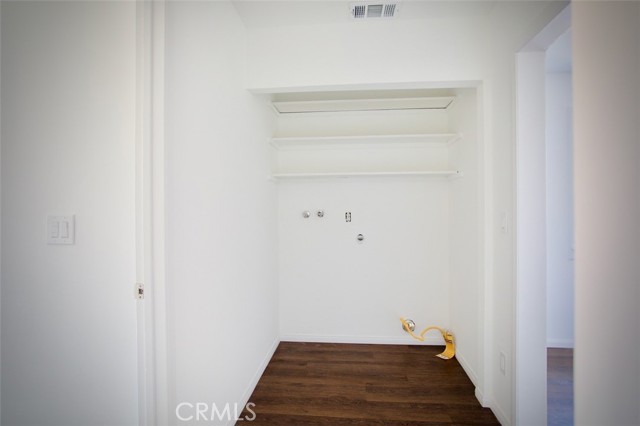 665 Irving photo 7