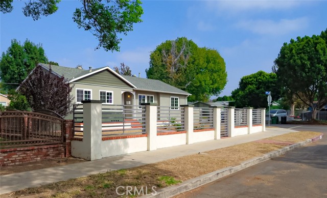 14921 Tupper Street photo 5