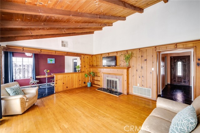 13358 Hartland Street photo 8