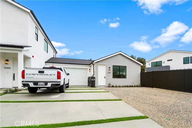 13365 Pala Avenue photo 2