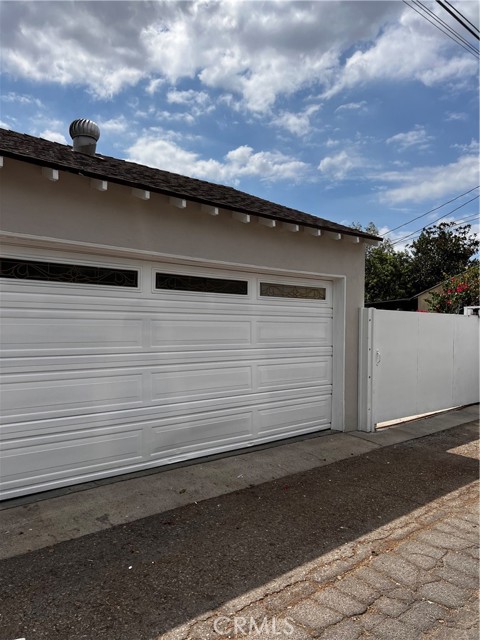 16327 Parthenia Street photo 5