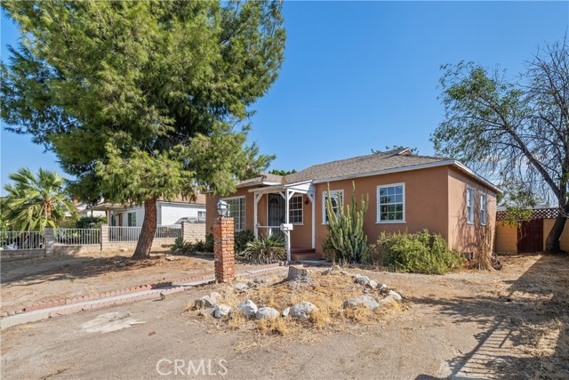 7838 Vantage Avenue photo 2