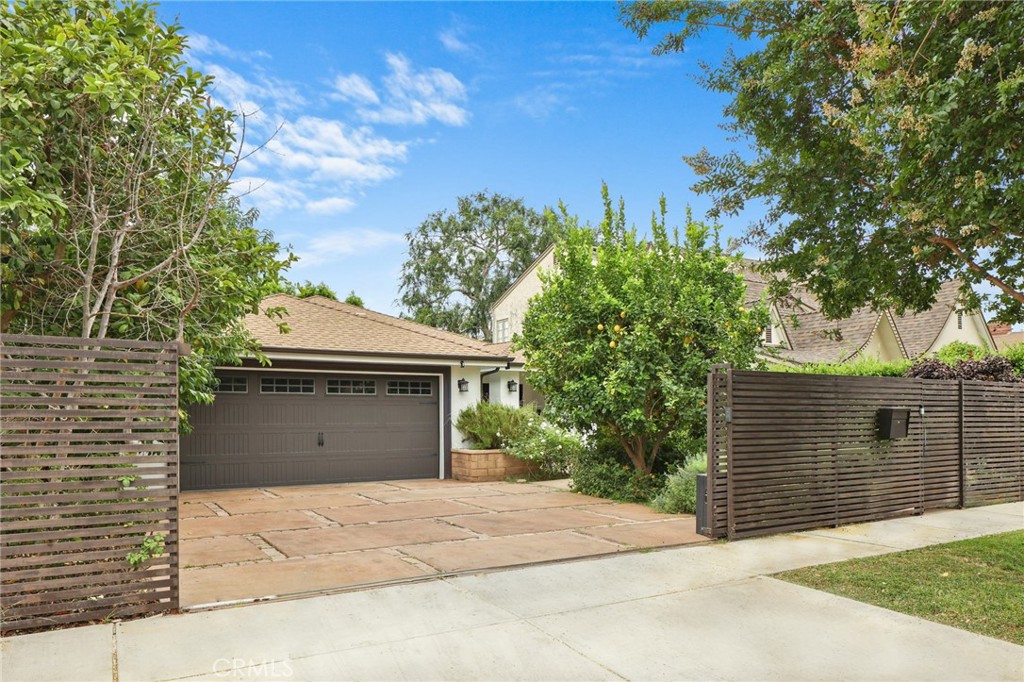 4720 Vesper Avenue, Sherman Oaks, CA 91403
