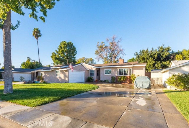 325 E La Deney Dr, Ontario, CA 91764