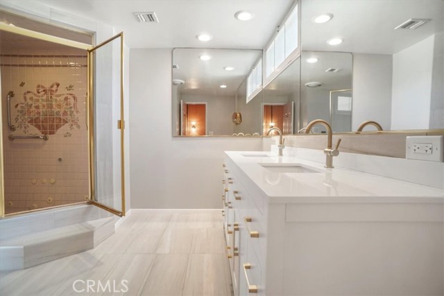 Detail Gallery Image 10 of 18 For 3918 Bon Homme Rd, Calabasas,  CA 91302 - 4 Beds | 4 Baths