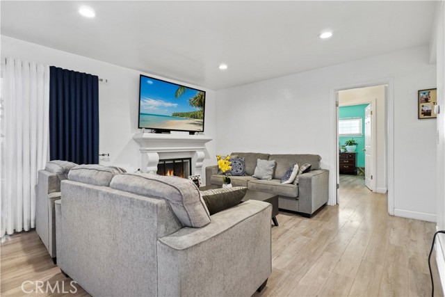17206 Flanders Street photo 8