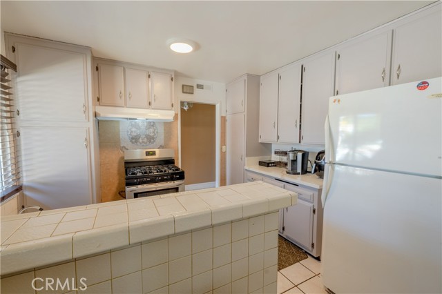 13166 Fernmont Street photo 3