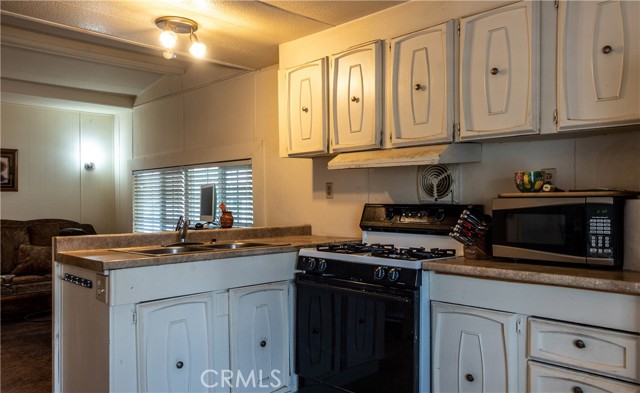 21001 Plummer Street, 41 photo 2