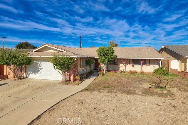 Live Auction! Bidding to start from $500,000! 3287 Wilmot St. is a charming 1,590sqft 4 bedroom, 2 bath house on a beautiful street in Simi Valley.  This house was built in 1964 and is the perfect opportunity for the first time buyer or investor who is looking to design and renovate their own space.  The traditional layout features a large living room which is open to the dining area, and a kitchen open to a large breakfast and Den. Both the breakfast area and the living room feature sliding glass doors to the side and back yard making the layout perfect for entertaining. The house features central heating and A/C, ceiling fans, and a two car garage with a washer and dryer. The kitchen features a built in range and vent, built in double oven, a small breakfast bar area, and track lighting.  Just minutes to Santa Susana High School, Shopping, Restaurants, and the 118 Fwy, this is the perfect location for your blank canvas.