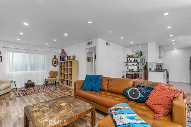 11511 Moorpark, 7 photo 5