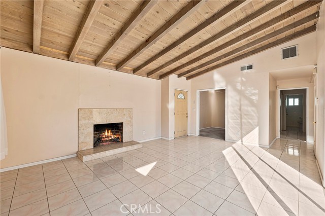 14846 Lorne Street photo 4