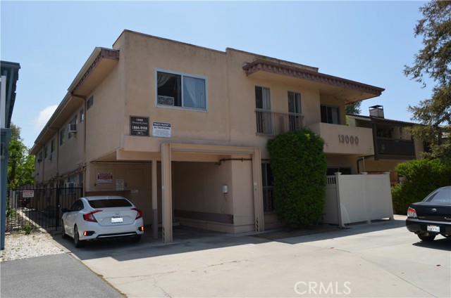 13000 Moorpark Street photo 2