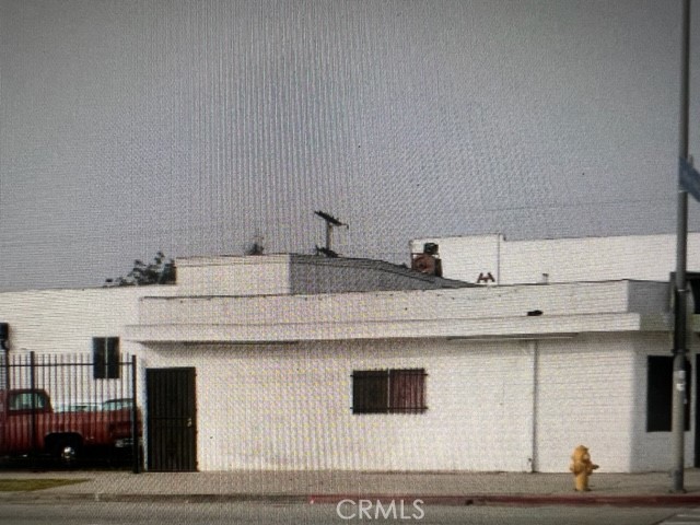 9809 S Main St, Los Angeles, CA 90003
