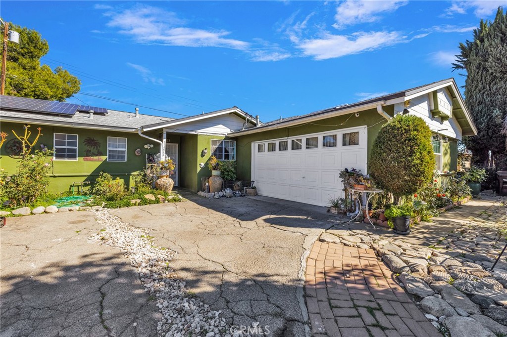 11222 Cometa Avenue, Pacoima, CA 91331