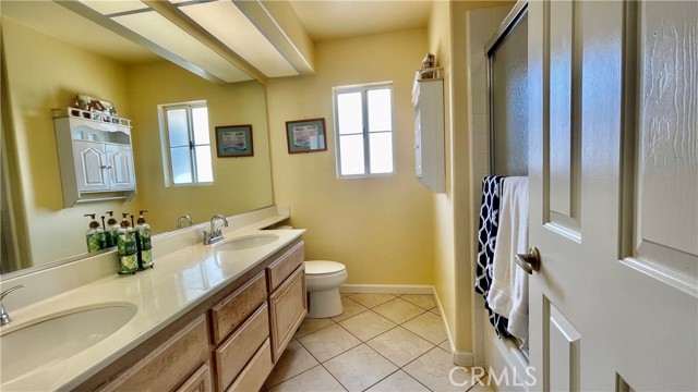 Upstairs Main Bath w/ Dual Sinks