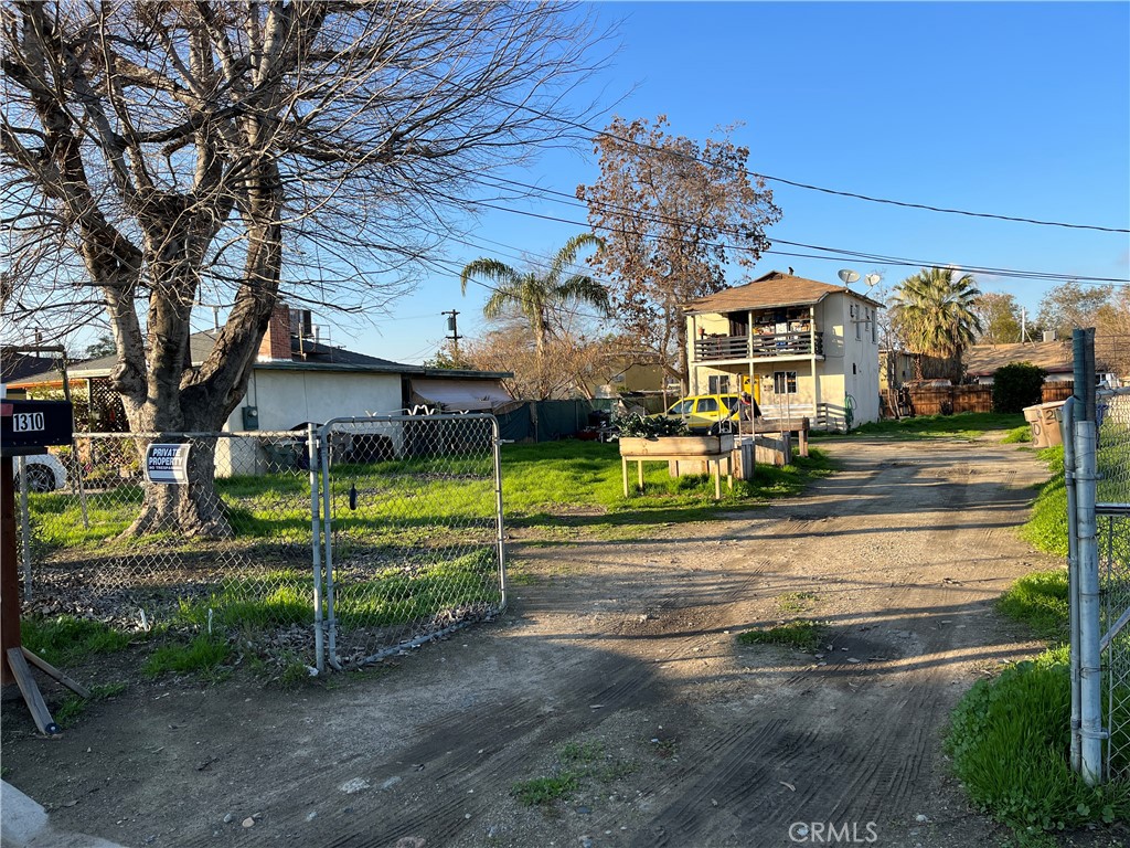 1310 2nd Street, Bakersfield, CA 93304