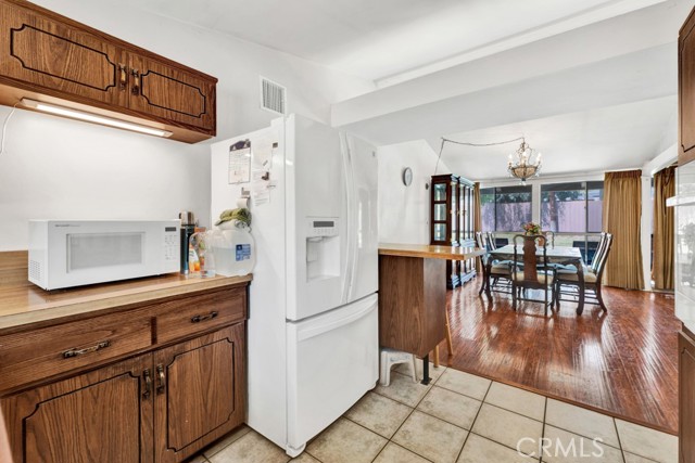 16411 Vincennes Street photo 8